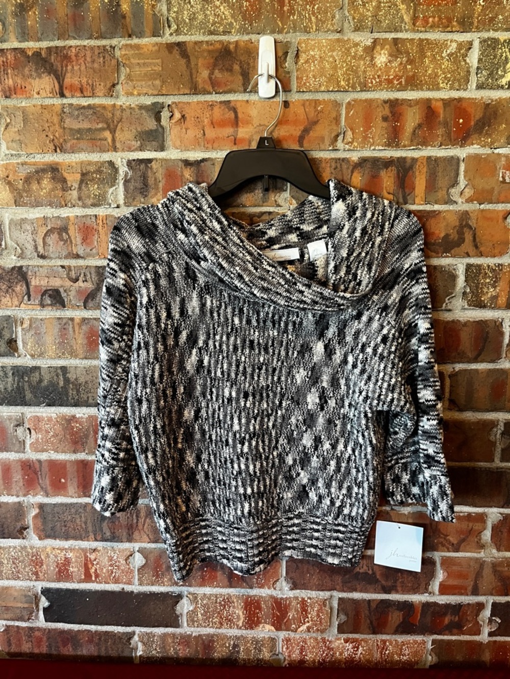 JH Collection Petites Women’s Black & White Sweater Size:Large NWT